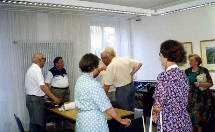 Mitarbeiter im Heimatarchiv vor ca. 30 Jahren: Zum Vergrößern auf Bild klicken