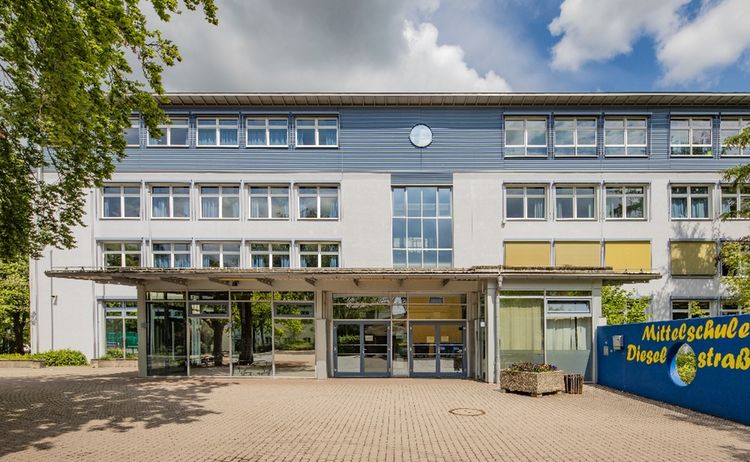 Gebäude der Mittelschule Dieselstraße: Zum Vergrößern auf Bild klicken