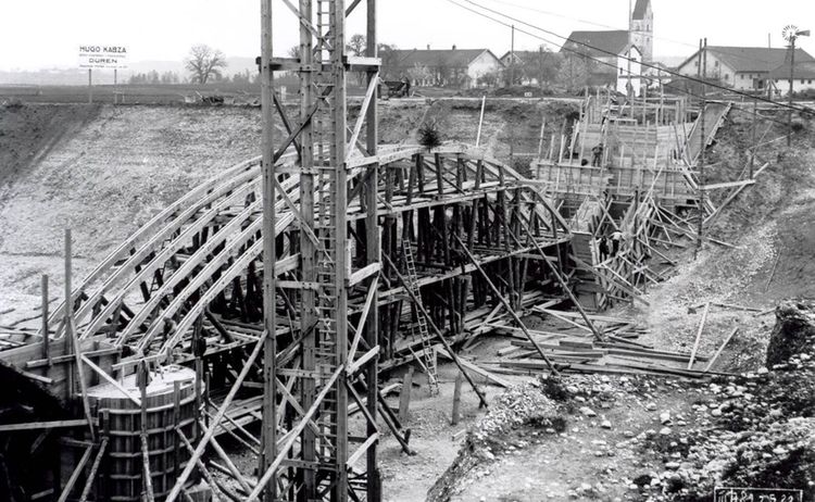 Foto vom Innkanalbau ca. 1919: Zum Vergrößern auf Bild klicken