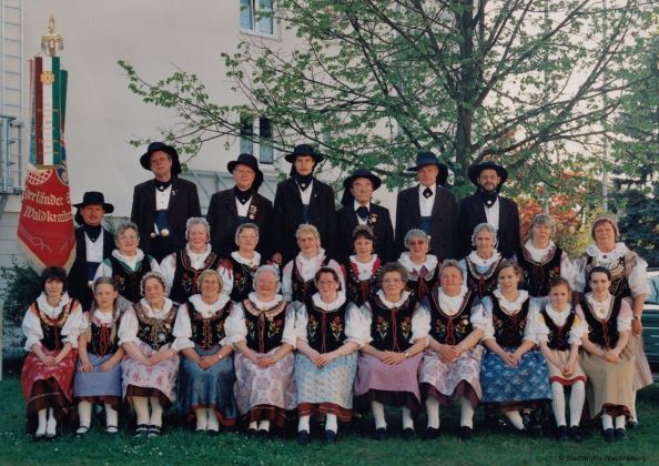 Gruppenfoto des Vereins der Egerländer Gmoi, 2005 