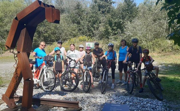 Ferienprogramm - Radtour zu den Gedenkorten Mühldorfer Hart: Zum Vergrößern auf Bild klicken