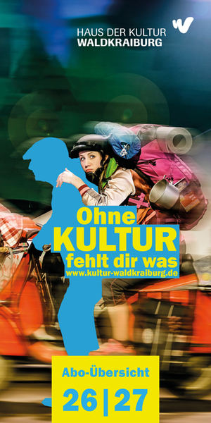 Zwei Personen auf einer Vespa