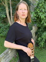 Portraitfoto der Musikschullehrerin Barbara Sprüderer