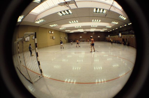 Blick durch ein Fischauge in die Turnhalle 