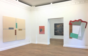 blick in die ausstellung mit zwei Bildern blick in die ausstellung mit zwei Bildern