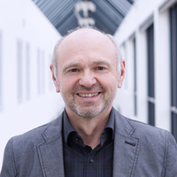 Portraitfoto Raimund Burger Portraitfoto Raimund Burger