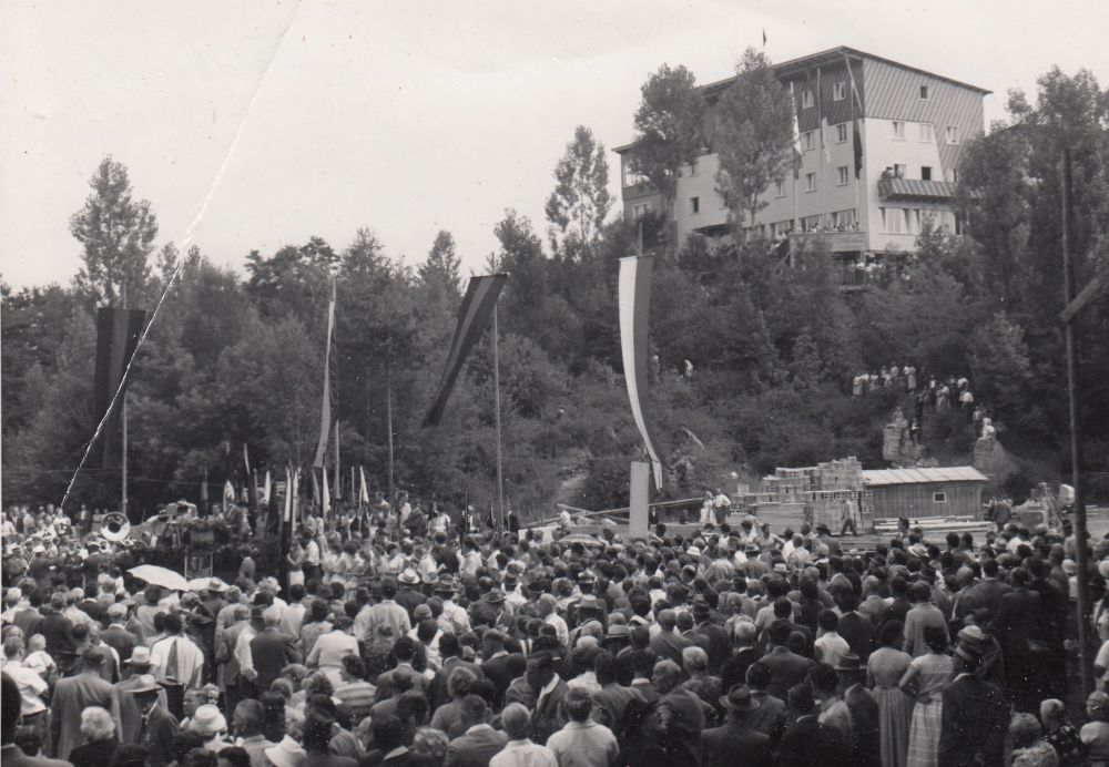 Einweihung Haus Sudetenland Waldkraiburg, 1959, schwarz-weiß Fotografie
