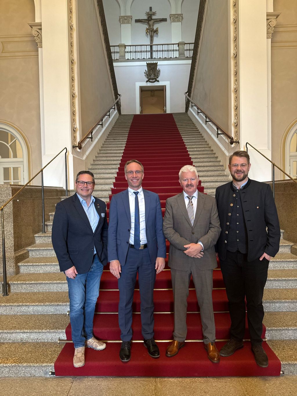 Landtagsabgeordneter Markus Saller gemeinsam mit Ersten Bürgermeister Robert Pötzsch und Bürgermeister Erwin Baumgartner (Neumarkt) und Michael Hetzl (Mühldorf)