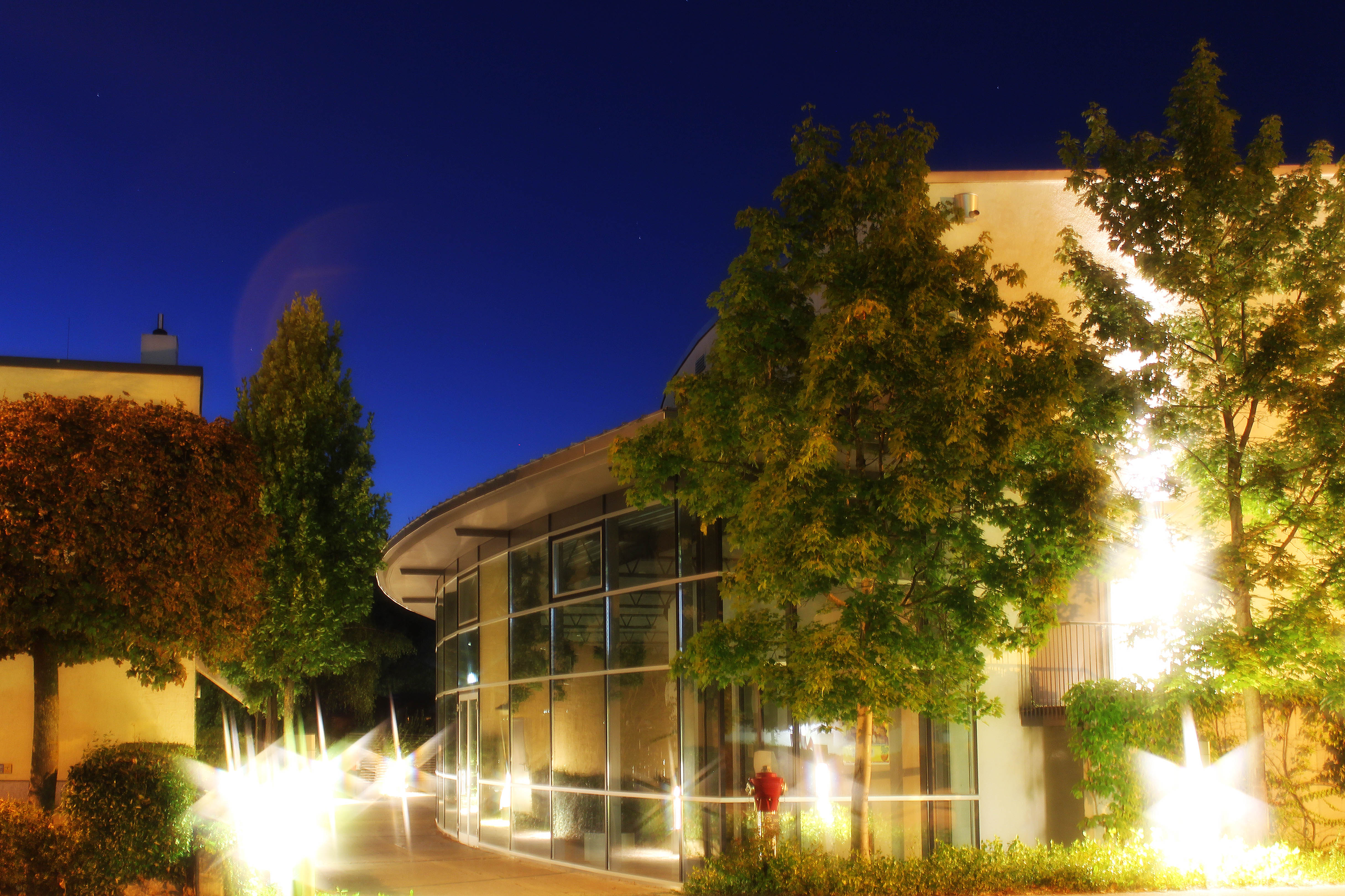 Haus der Kultur bei Nacht