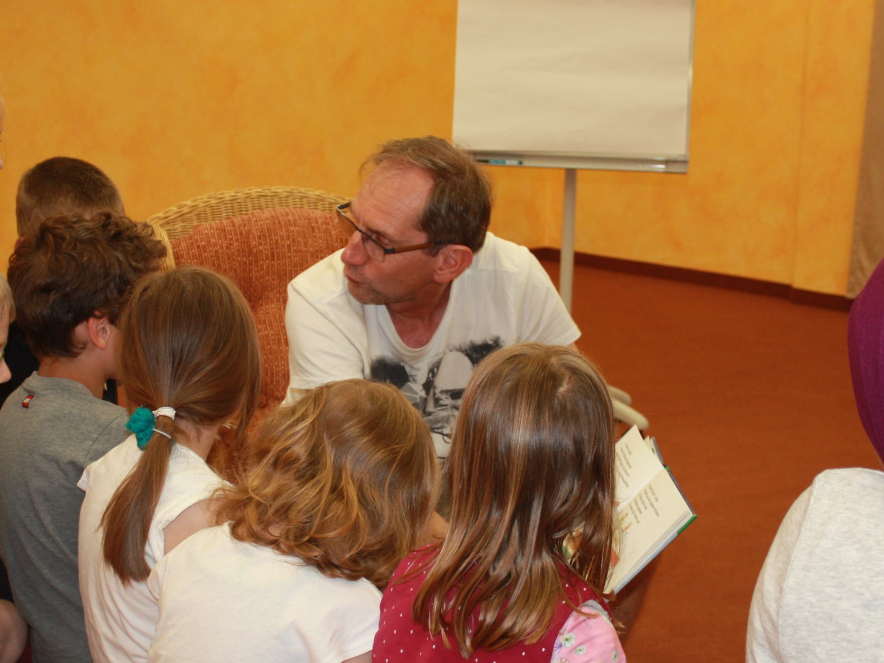 Lesen mit Charly Ebenbichler Lesen mit Charly Ebenbichler