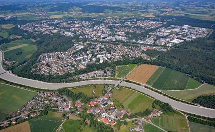 Luftaufnahme von der Stadt Waldkraiburg: Zum Vergrößern auf Bild klicken