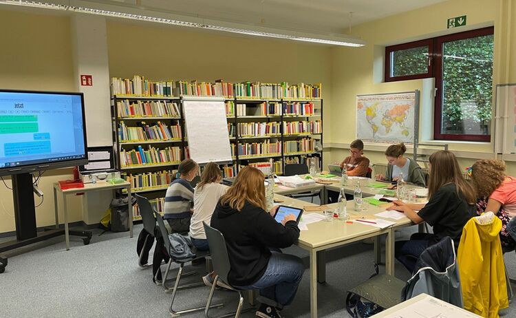 Selbstständiges Arbeiten bei der Schreibwerkstatt: Zum Vergrößern auf Bild klicken