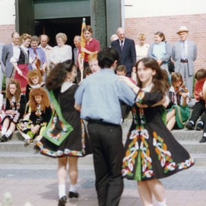 Tanzende bei Veranstaltung-Jugendkulturtage 1991