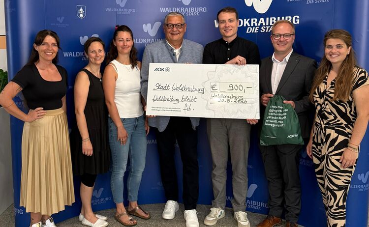 Waldkraiburg bleibt fit Spendenübergabe