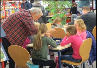 Spielevormittag mit Herrn Wichmann im Haus des Buches Spielevormittag mit Herrn Wichmann im Haus des Buches